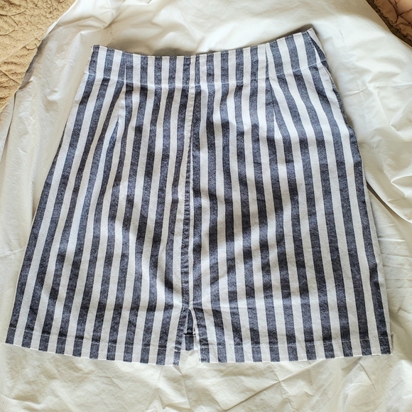 Brandy Melville striped chambray skirt size 2/S - Picture 4 of 4